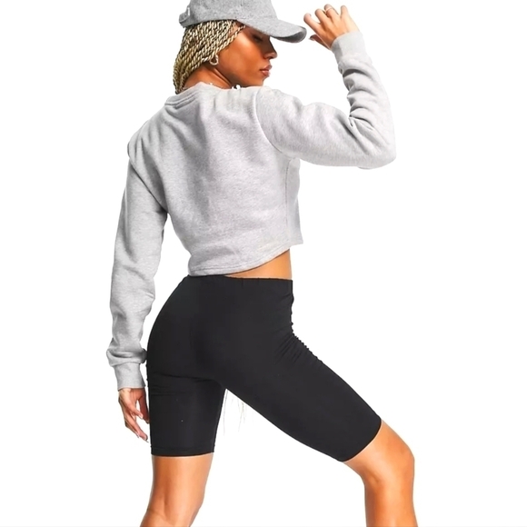 Ellesse Cropped Sweater and Shorts Co-Ord Set in Gray and Black Size 12 NWT - Picture 3 of 7